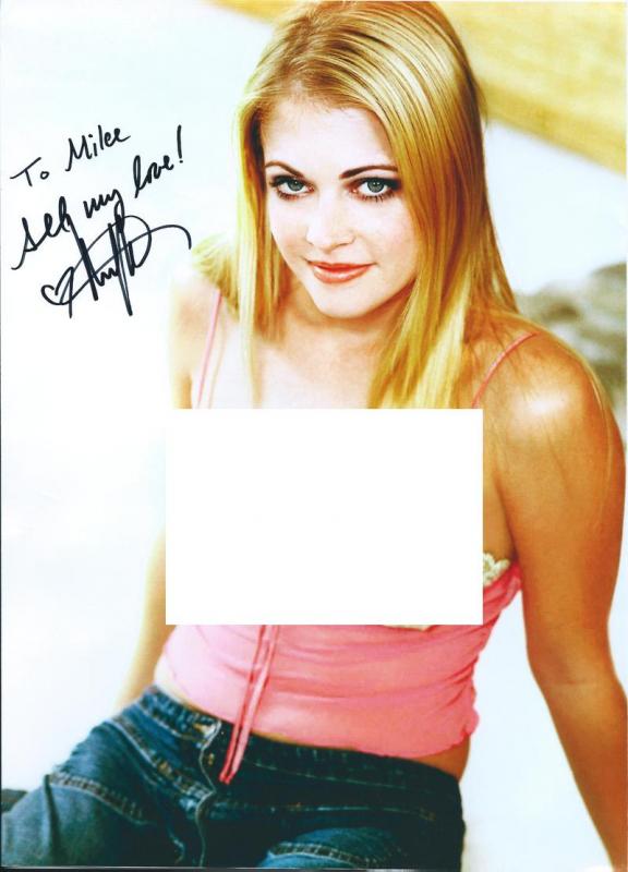 tn-Melissa joan Hart Autograph.jpg